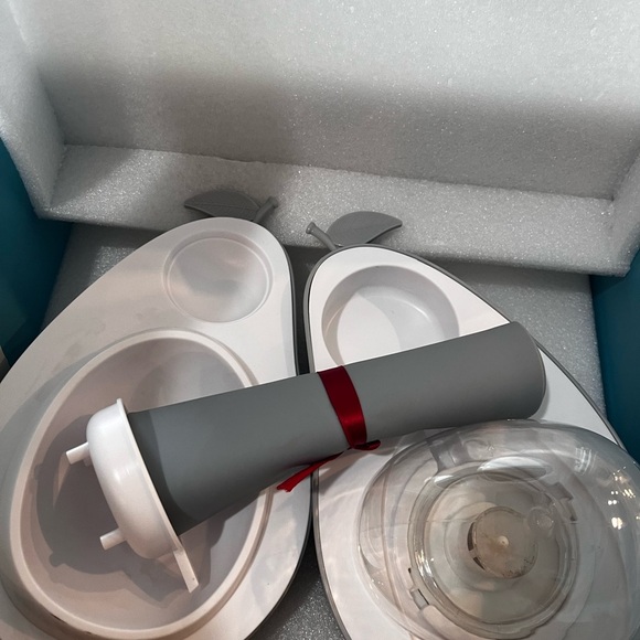 NIB Petomet 3 in 1 Small Avocado Shape Portable Pet Feeder Cats Dogs - Picture 6 of 7